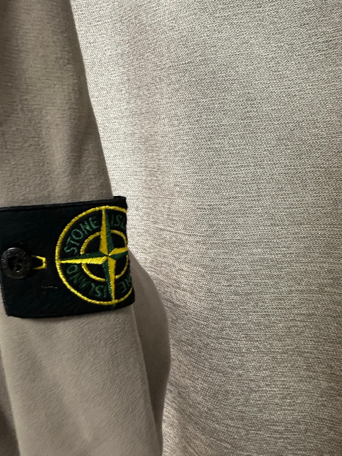 스톤아일랜드 맨투맨 라이트 브라운 (100) 상품이미지3