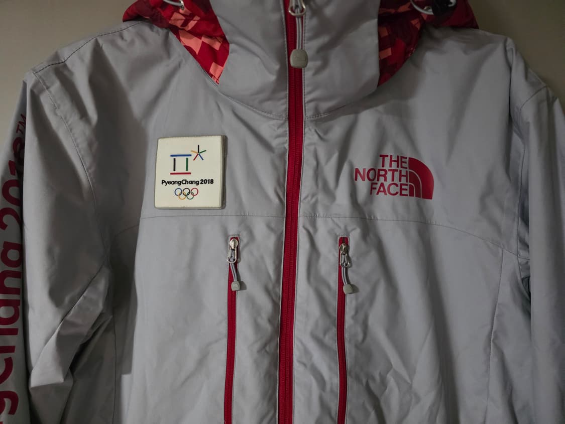 노스페이스 2018평창 동계올림픽 
한정판 스키점퍼.  싸이즈95~100 상품이미지3
