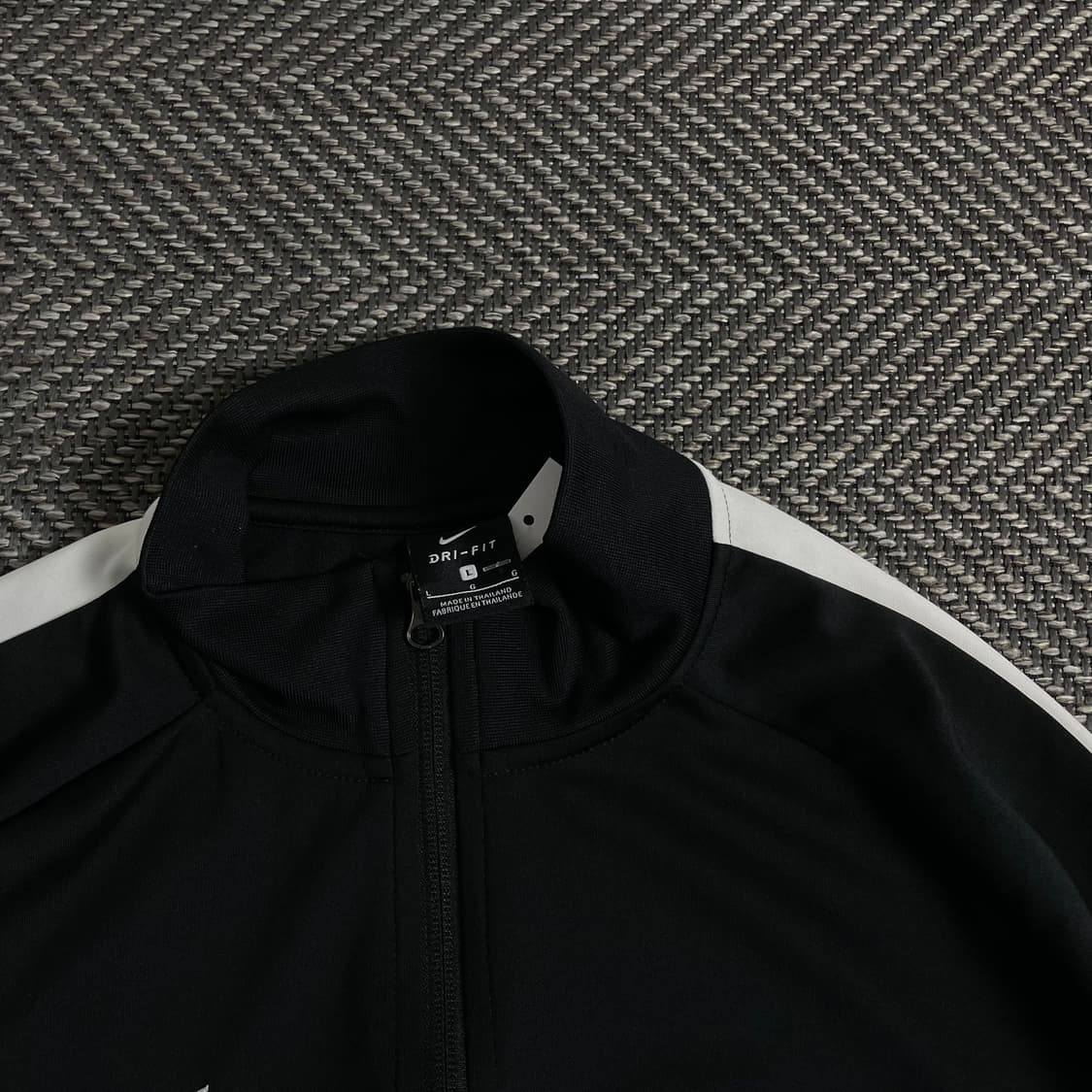 나이키 드라이핏 스우시로고 디테일 트레이닝 자켓o 3753 상품이미지4