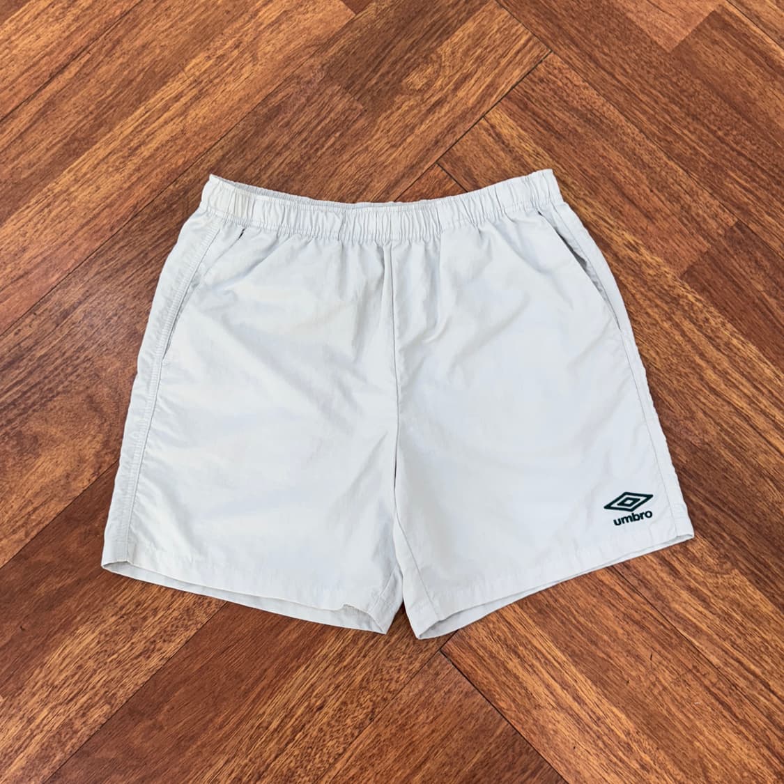 L 엄브로 자수로고 라이트 그레이 나일론 반바지 팬츠  상품이미지1