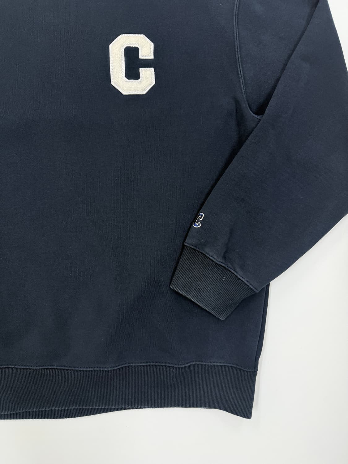 커버낫 에센셜 로고 맨투맨 상품이미지3