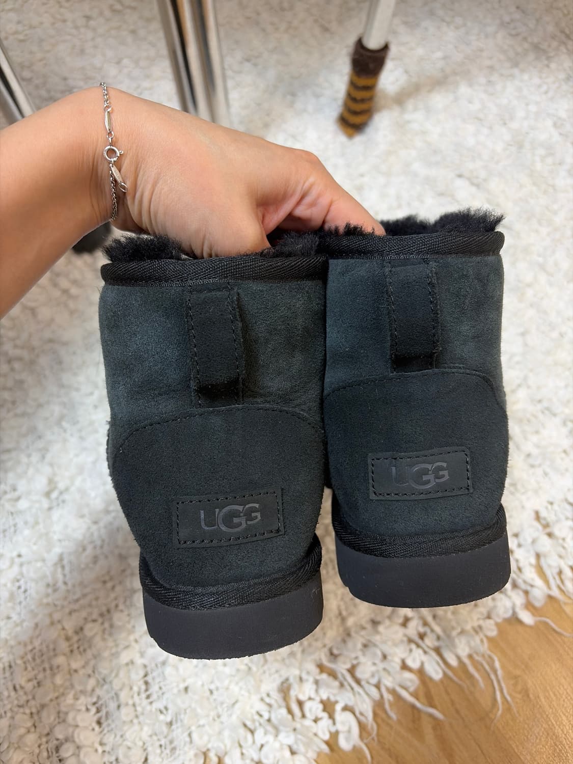 어그 블랙 클래식 미니 II 240 37 사이즈 상품이미지3