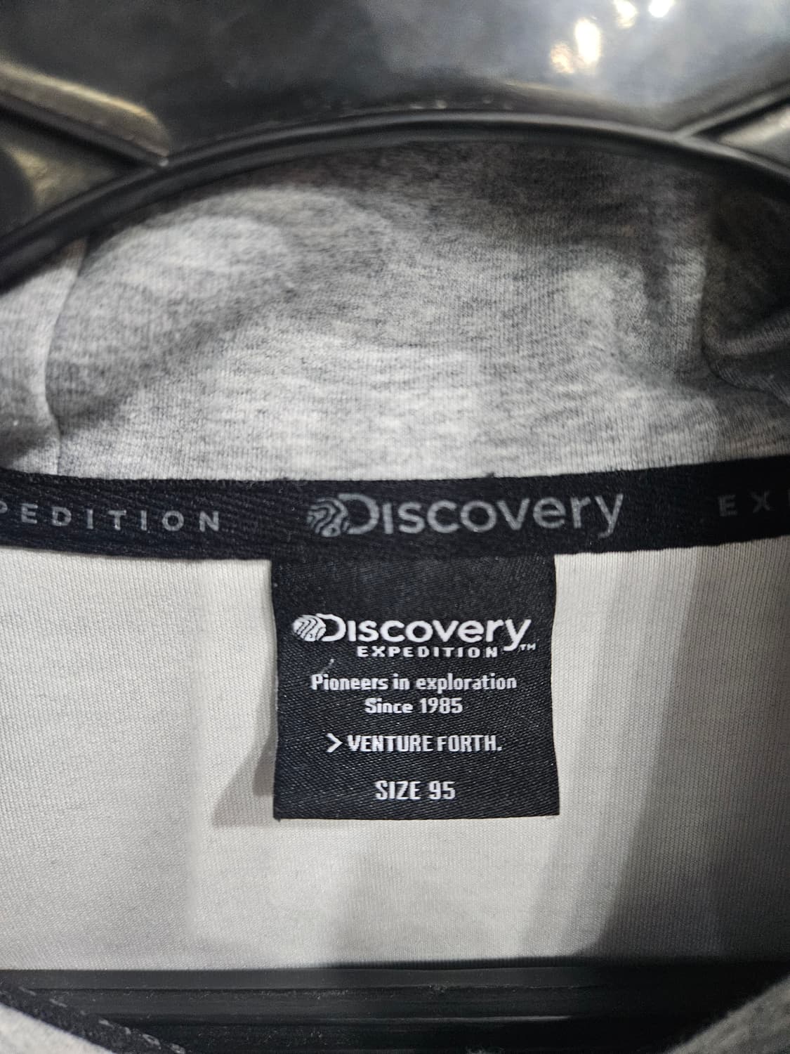 디스커버리 라이트그레이 남성 세미오버핏 95 반집업 포켓 후드티  상품이미지3