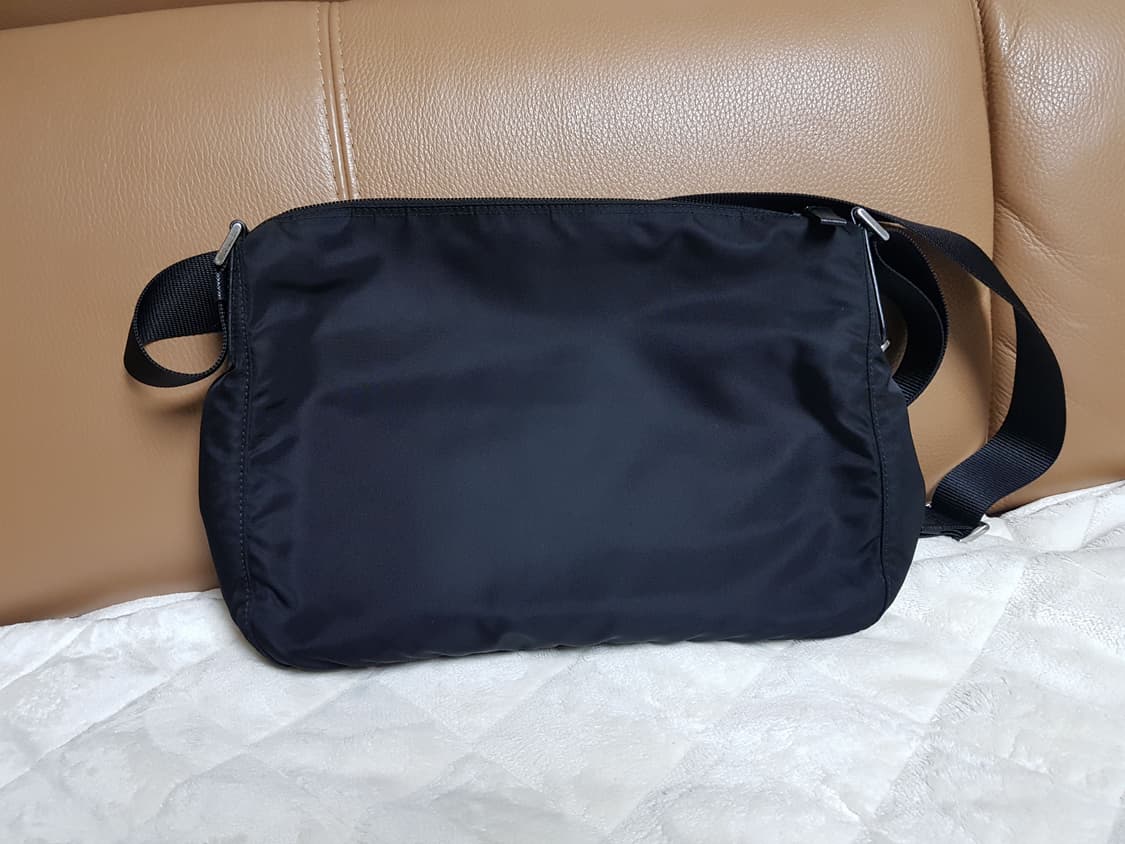 프라다 삼각로고 나일론 숄더백 크로스백 블랙 1bc421 상품이미지3