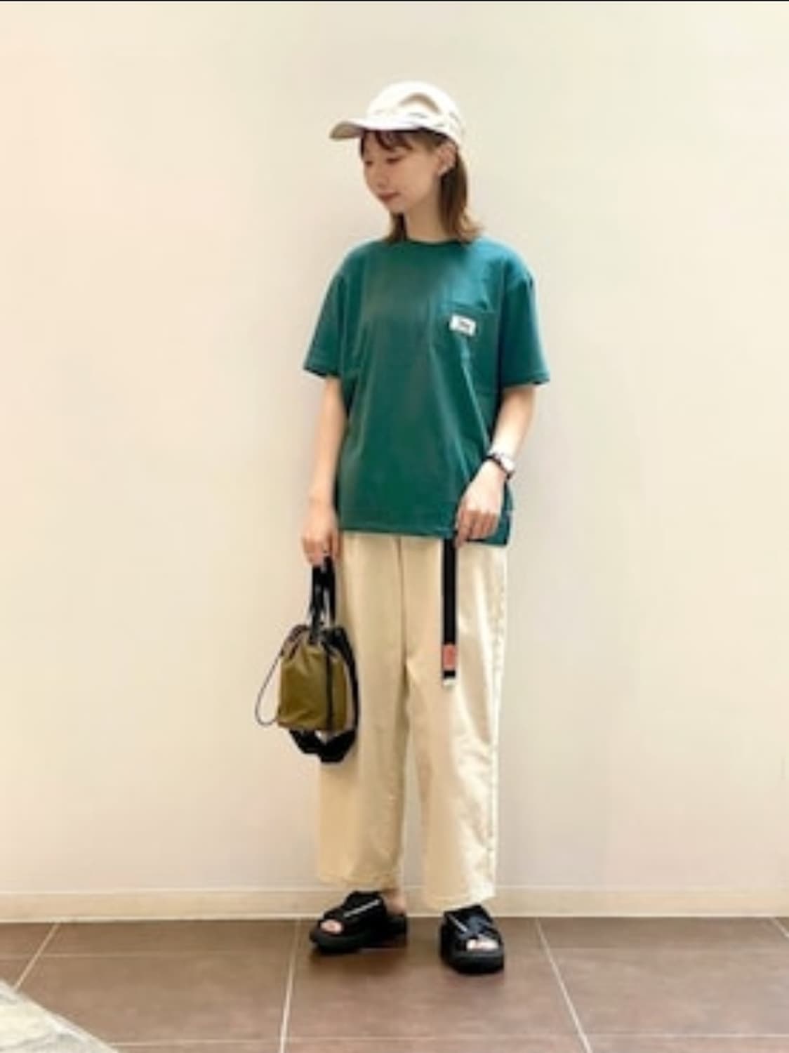 프론트 택 세미 와이드 팬츠 상품이미지1