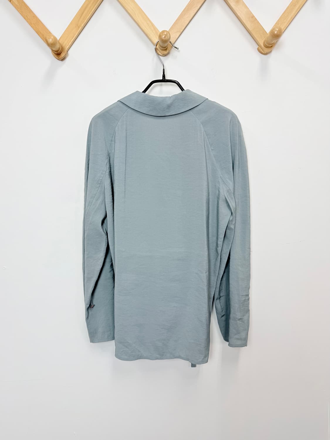 누보텐 코울넥 벨트 블라우스 상품이미지5