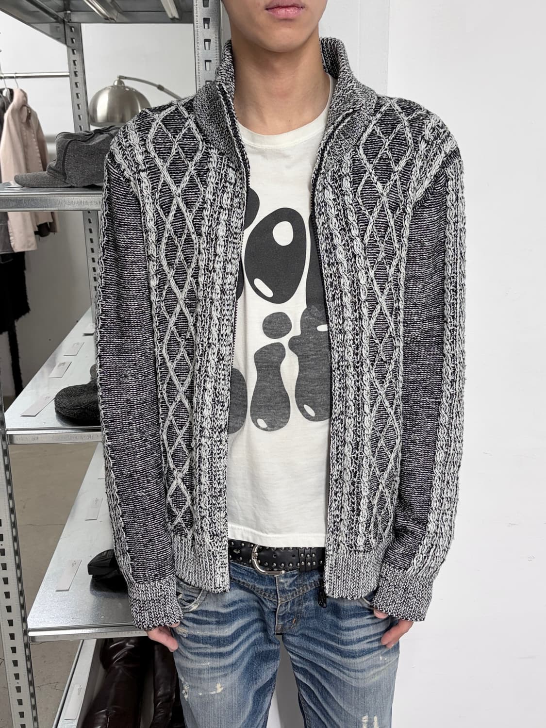 시멘틱 디자인 트위스티드 니트 집업 상품이미지1