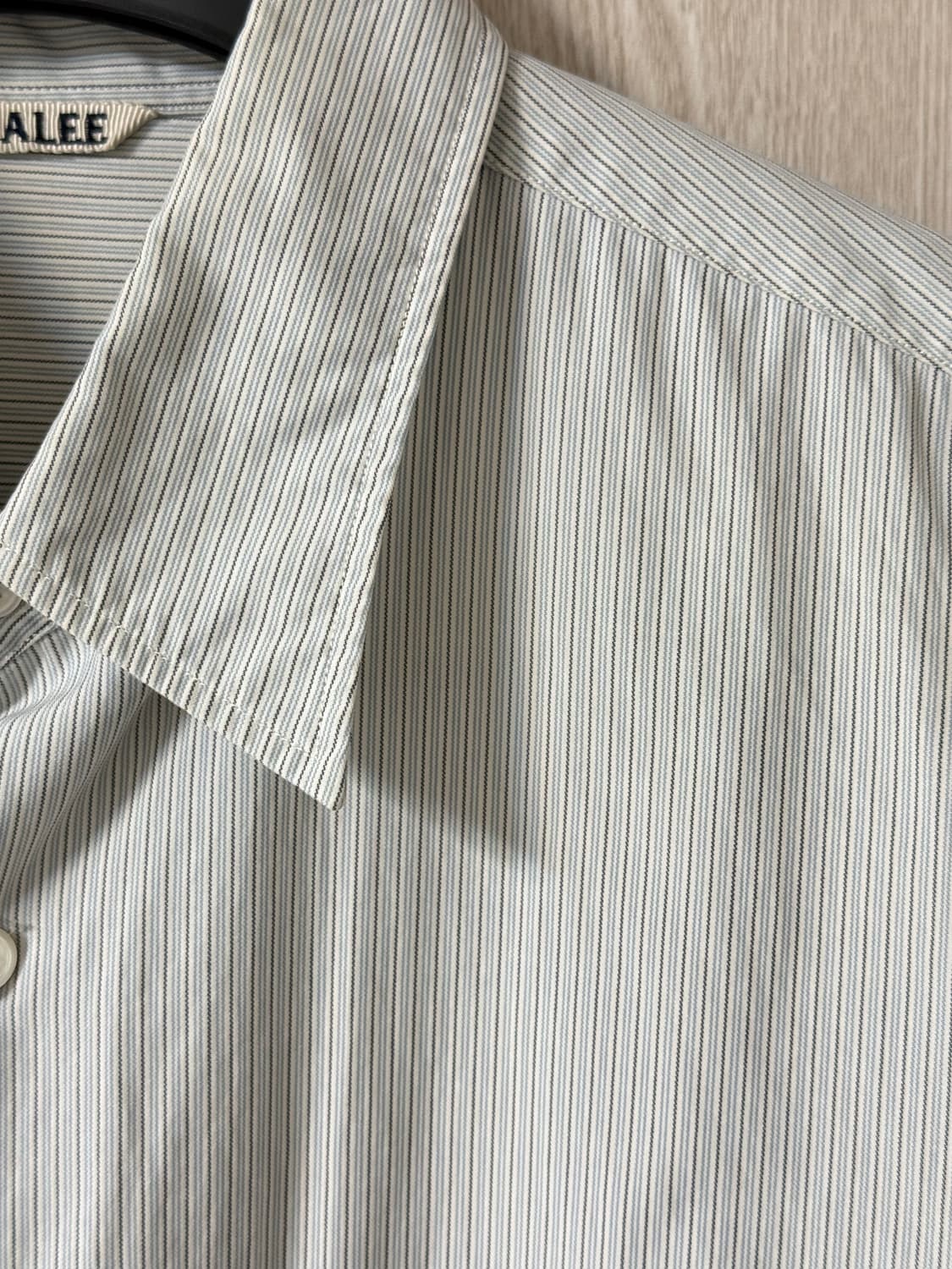 오라리 워시드 핀스 스트라이프 셔츠 사이즈 4. 상품이미지2