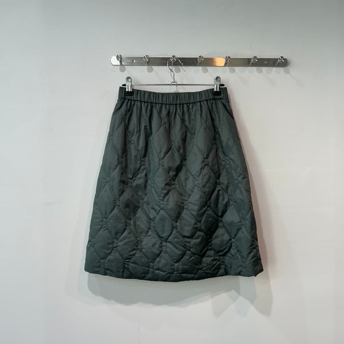 카키 패디드 랩 스커트 상품이미지6