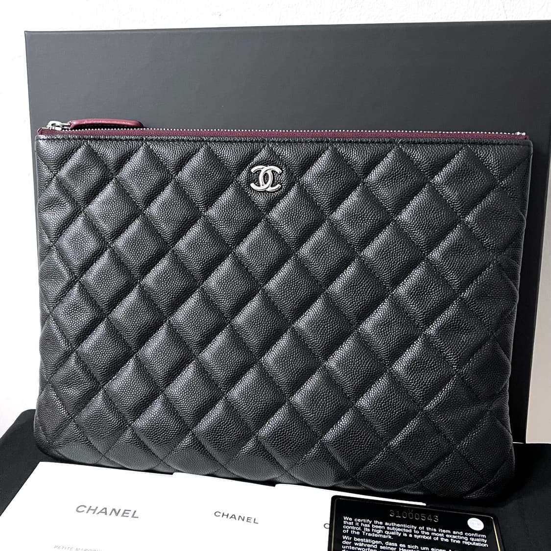 [S급/정품] 샤넬 클래식 그레인드 실버 메탈 미듐 클러치 백 상품이미지2