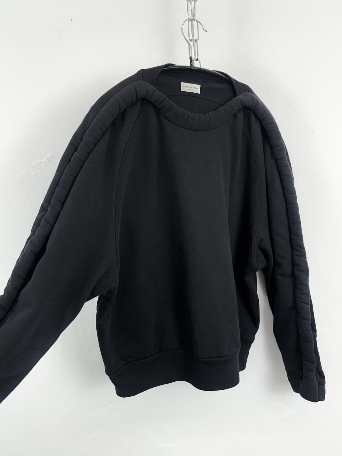 Dries Van Noten Twisted Sleeve Crewneck 상품이미지4
