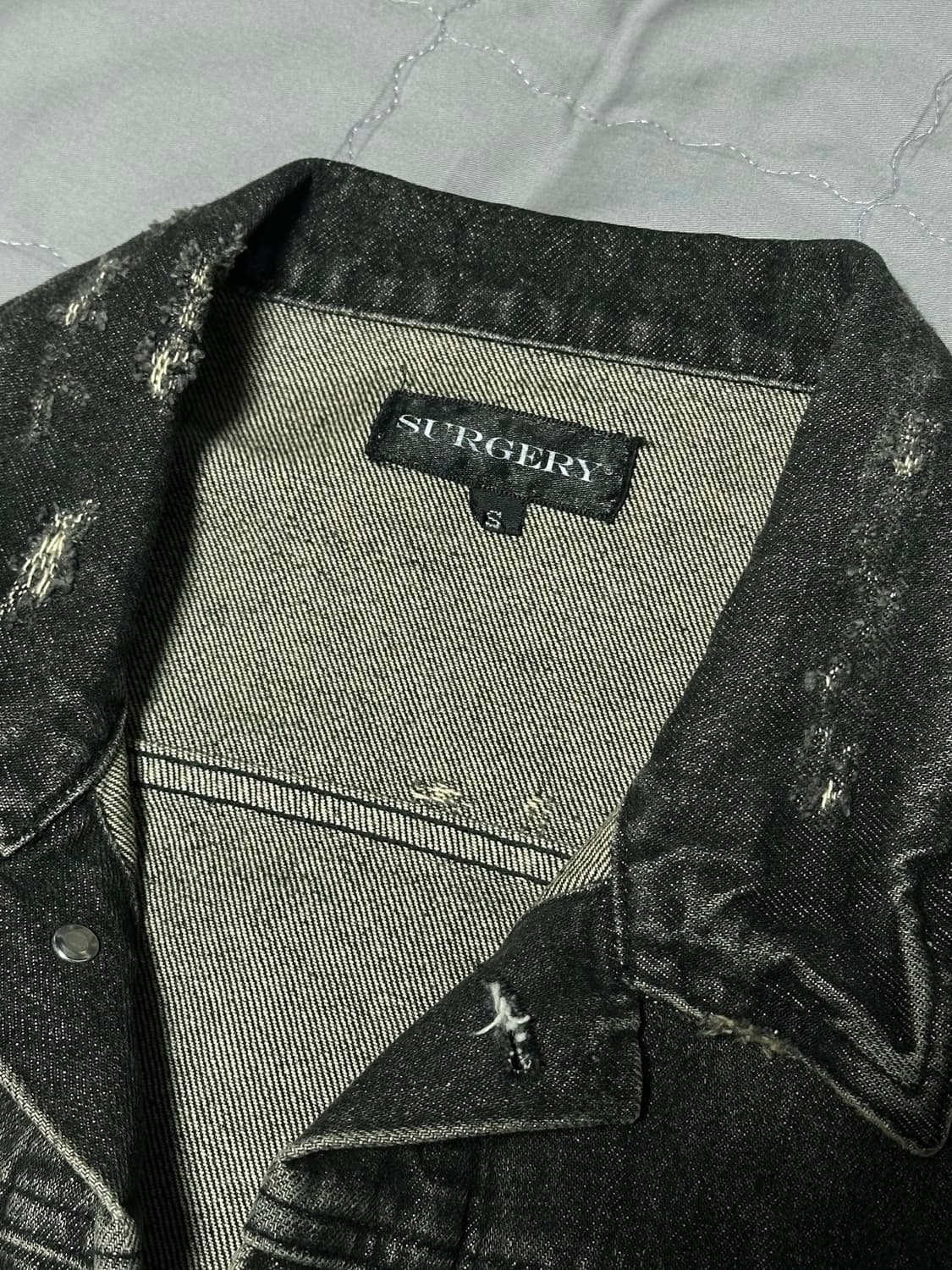 [SURGERY] 써저리 커브드 데님 자켓 흑청 s 상품이미지2