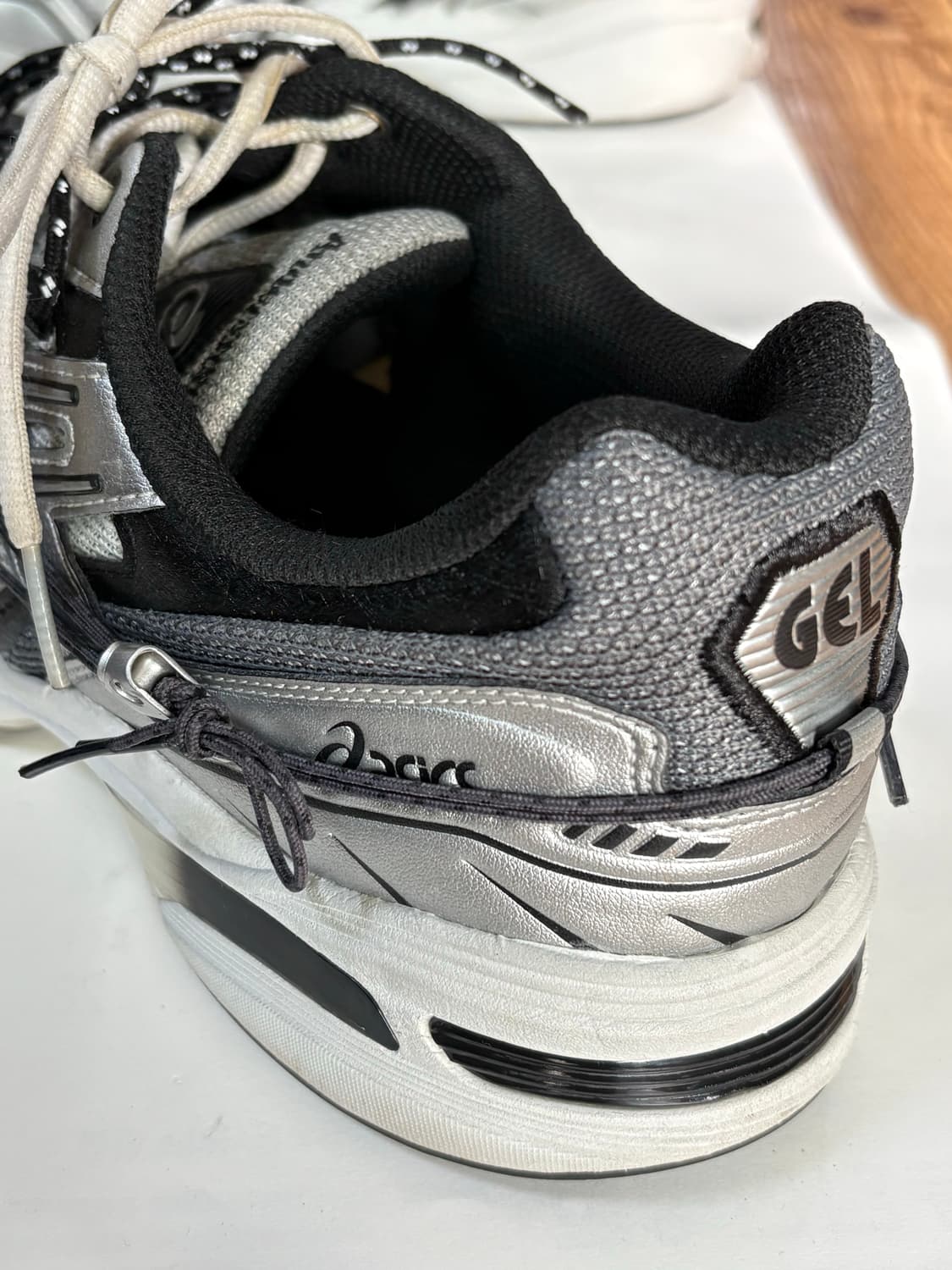 아식스 x 앤더슨벨 젤 1090 글레이셔 그레이 실버 상품이미지4