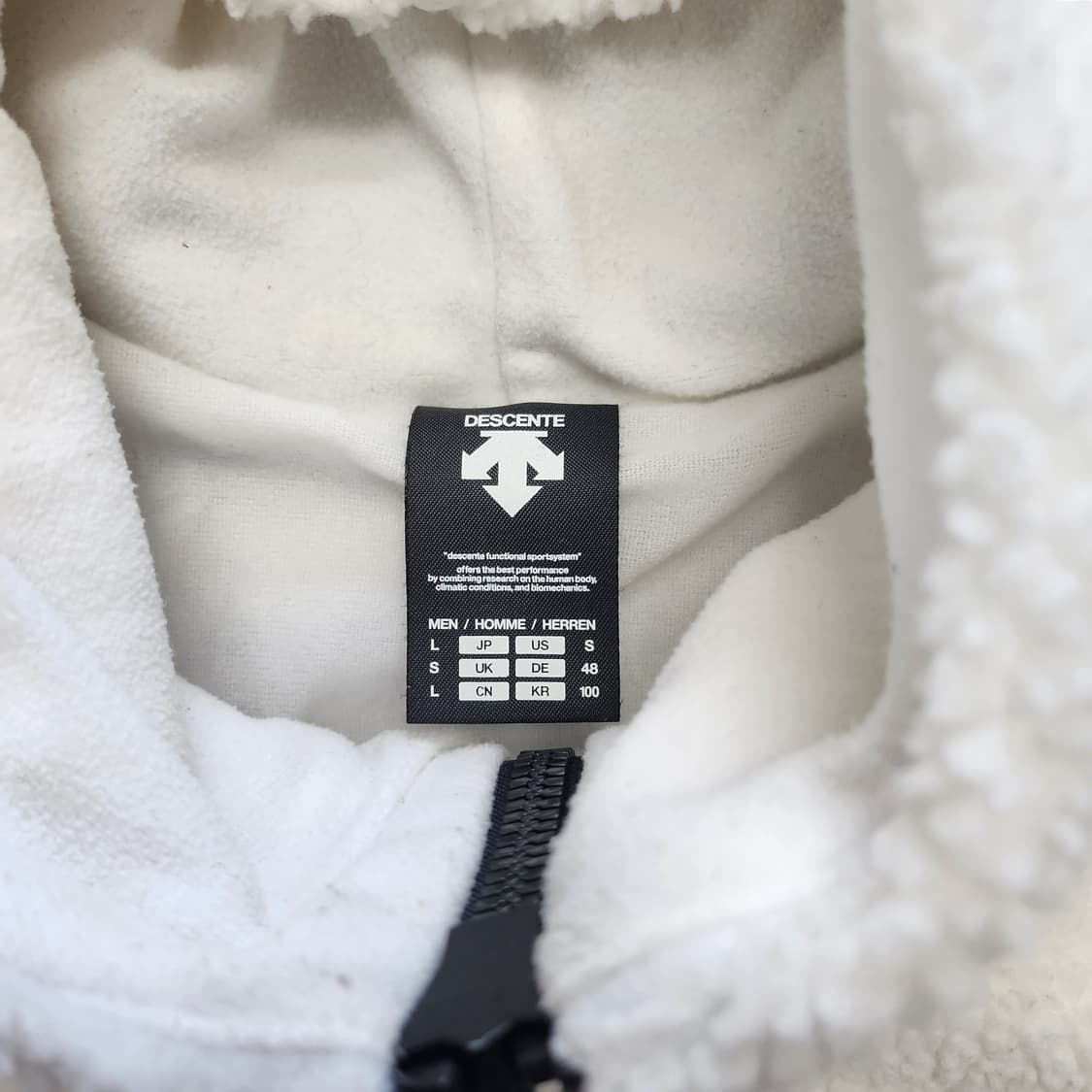 데상트 후리스 상품이미지2