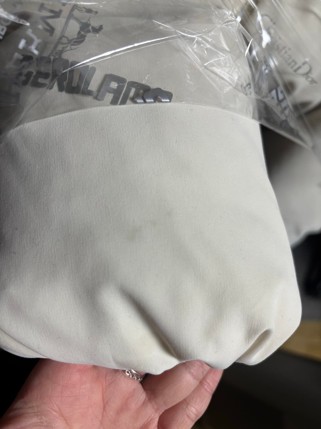 글로니 바운더레스 다운 푸퍼 패딩 아이보리 상품이미지5