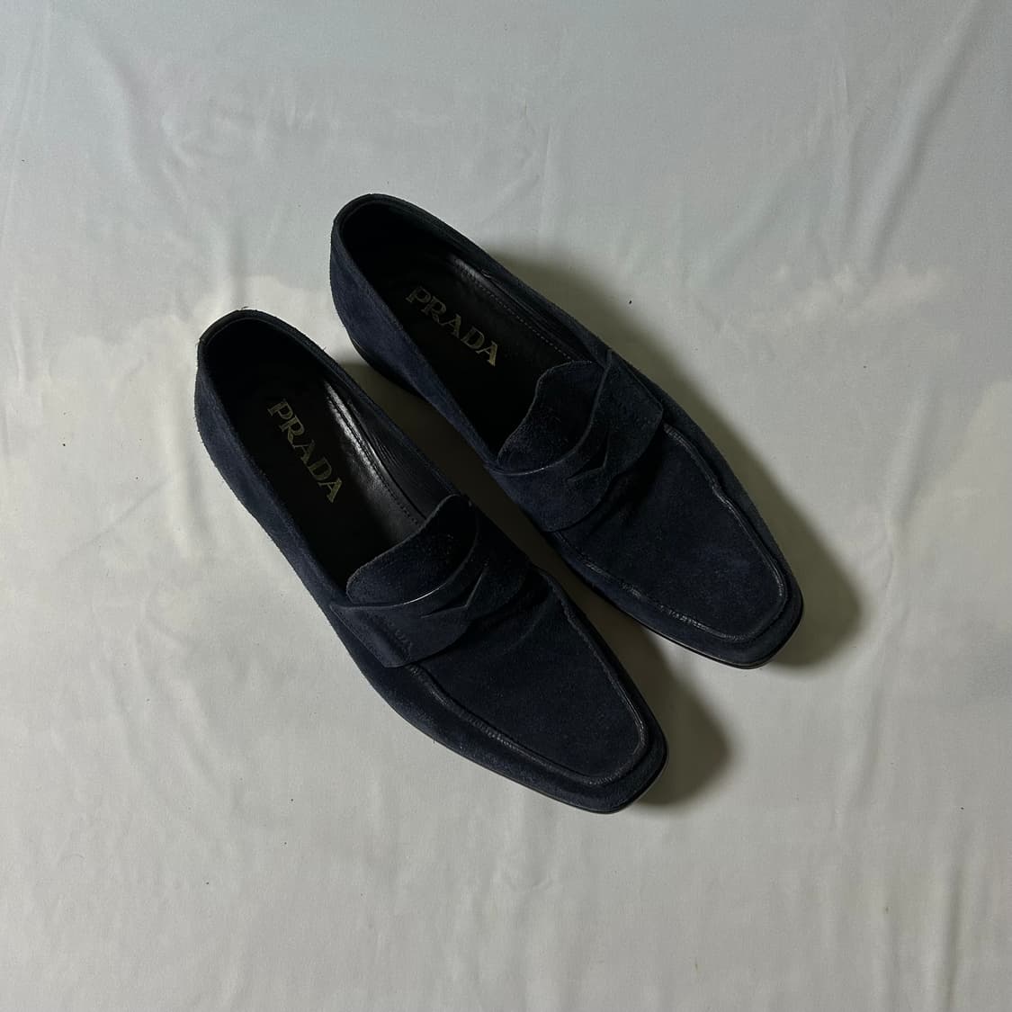 Prada sports suede dark navy loafers 상품이미지2