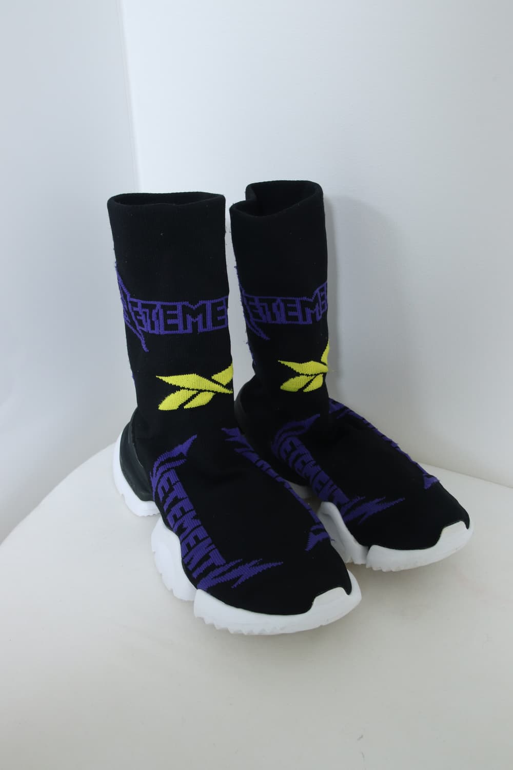 리복 x 베트멍 메탈 삭 러너 블랙 퍼플 상품이미지1