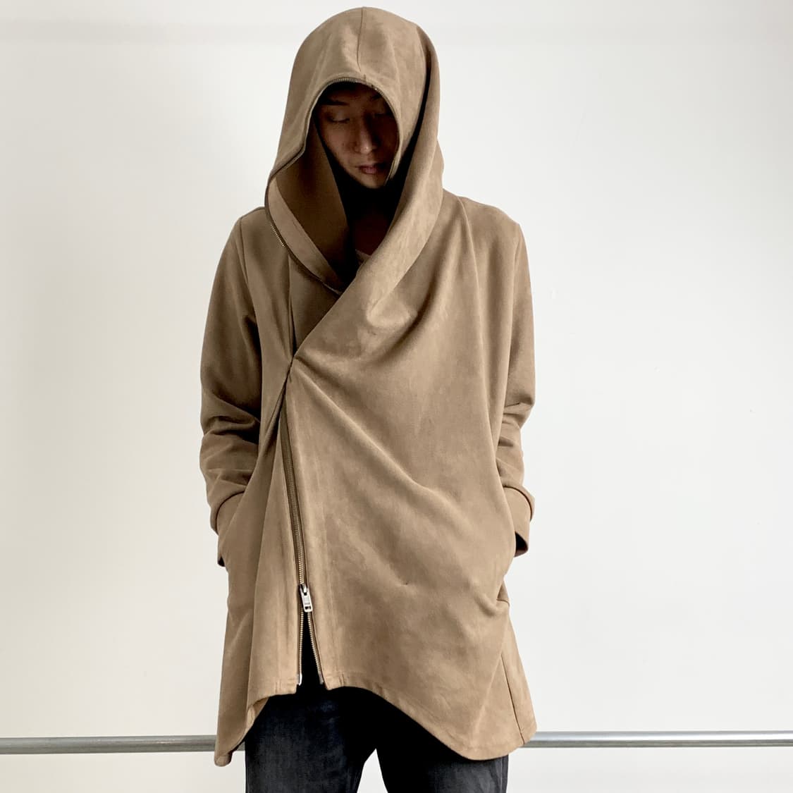 토네이도 마트 빅 후드 풀 집업 비대칭 드레이프 자켓 상품이미지2