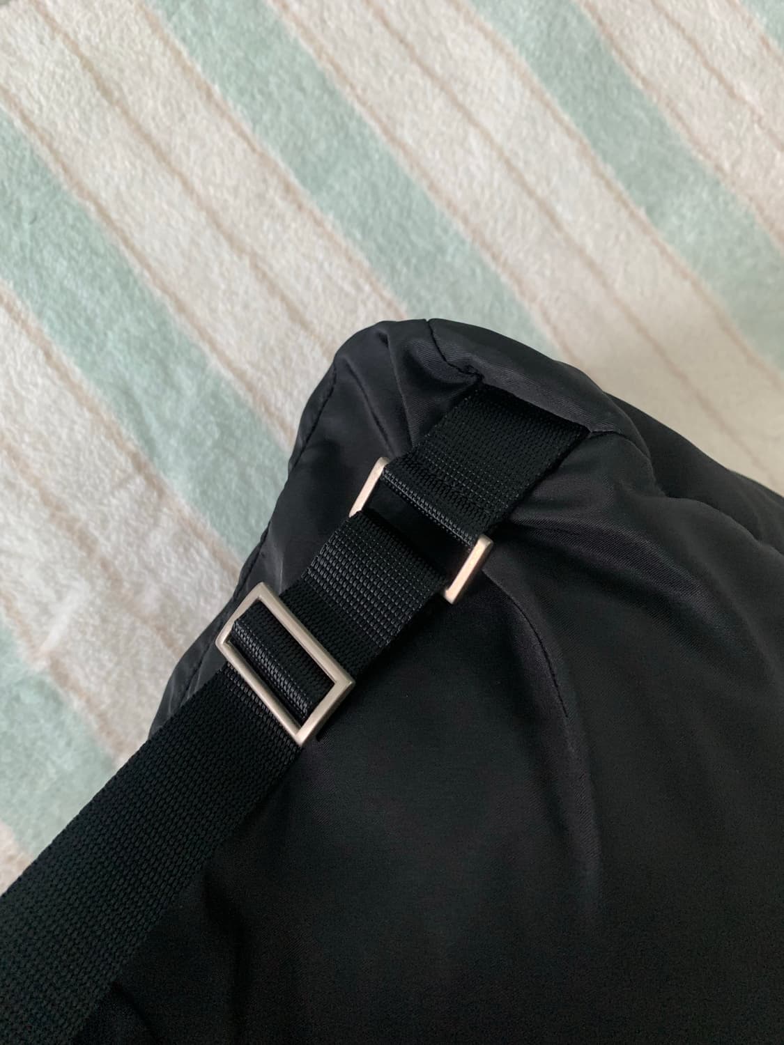 프라다 백팩 미듐 정품 상품이미지8