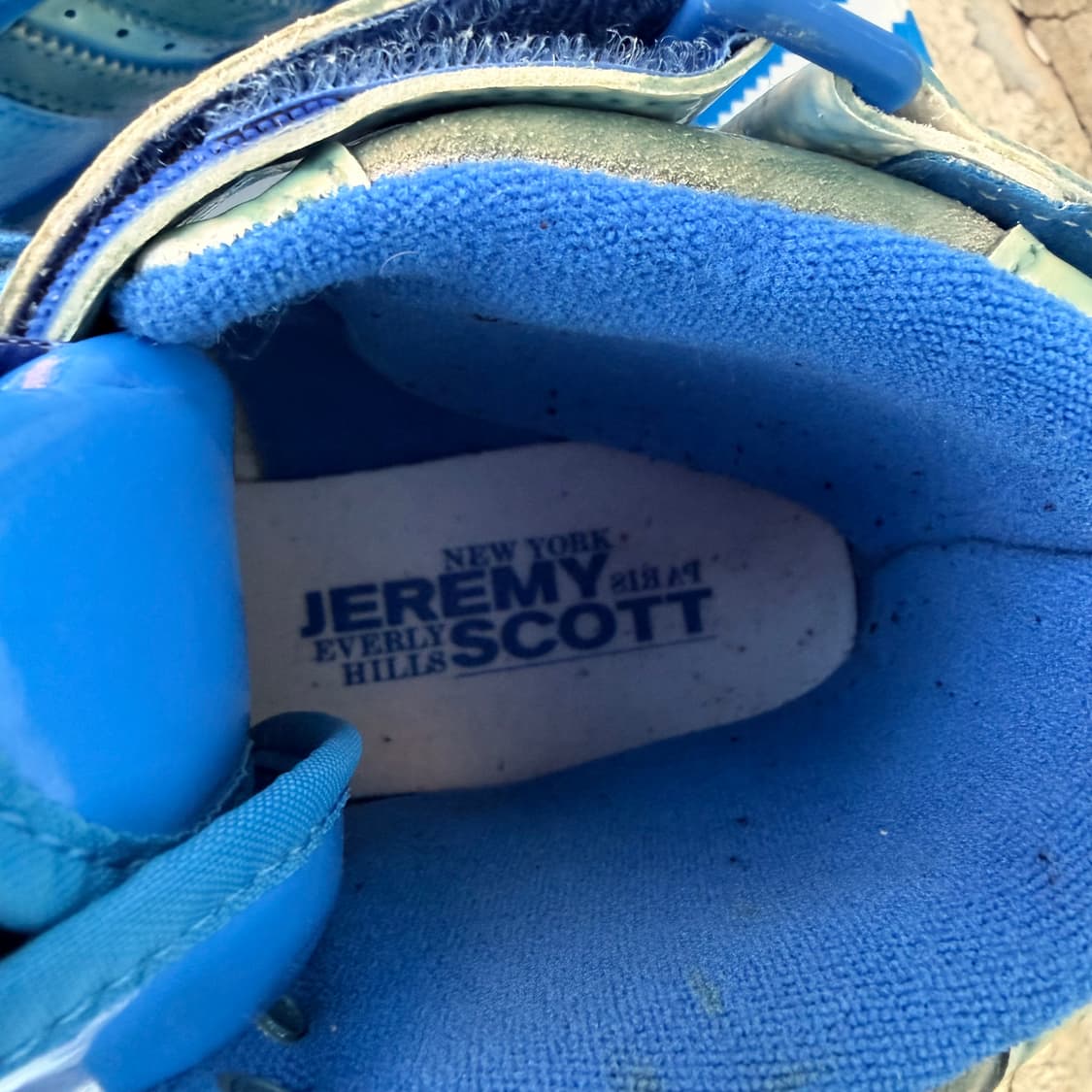제레미 스콧 x 아디다스 블루 하이탑 상품이미지7