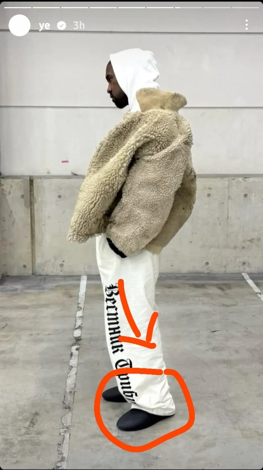 YEEZY SL-01 Size 11 Black 상품이미지2