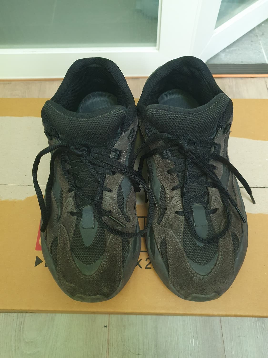 이지부스트 700 v2 반타 260 상품이미지1