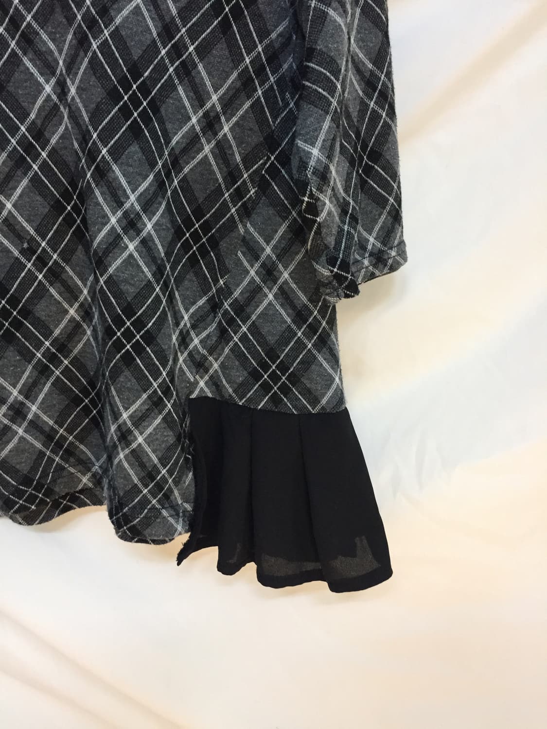 프릴 포인트 티셔츠 상품이미지2