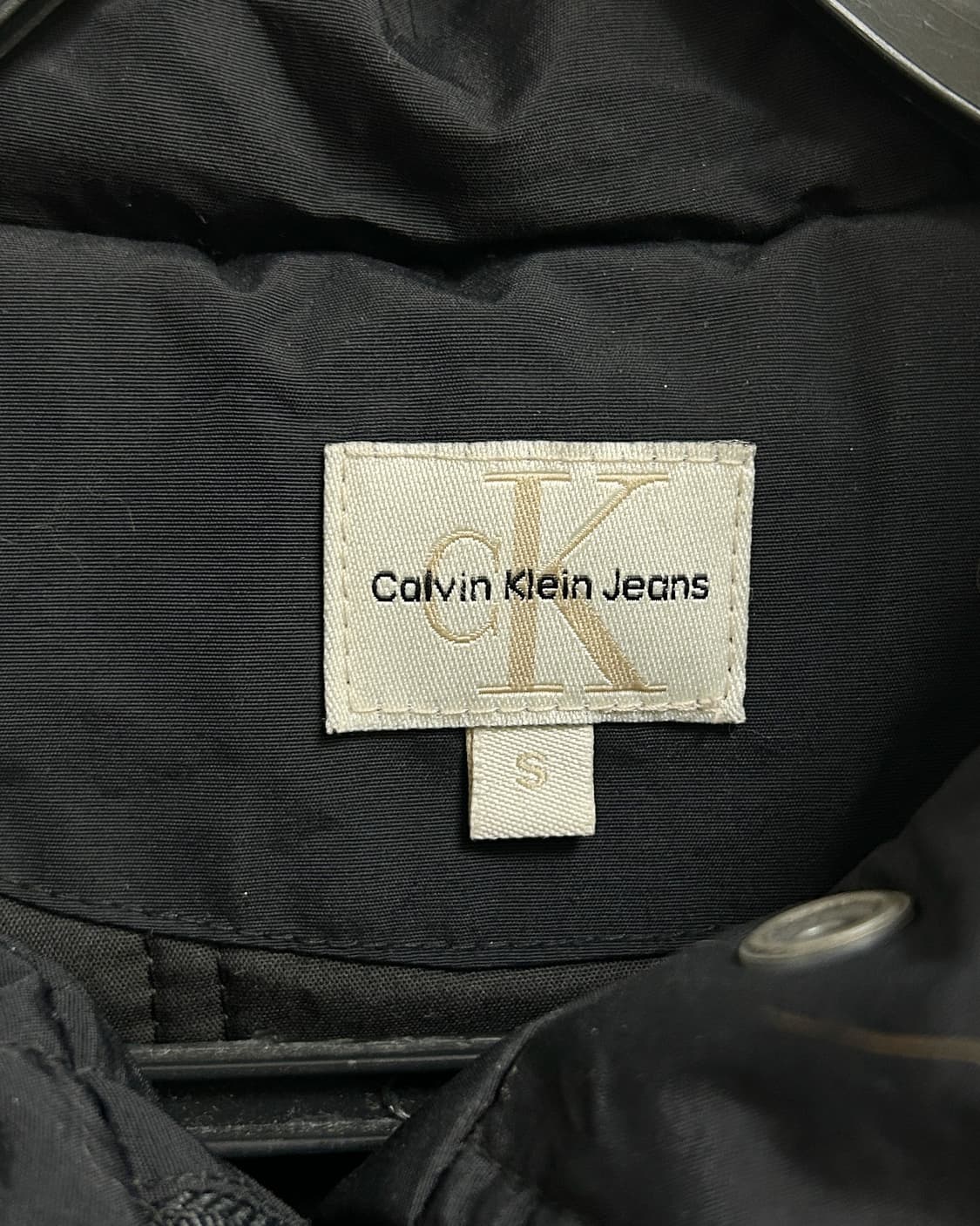 캘빈클라인 퍼 후드 포켓 크롭 패딩 점퍼 상품이미지3