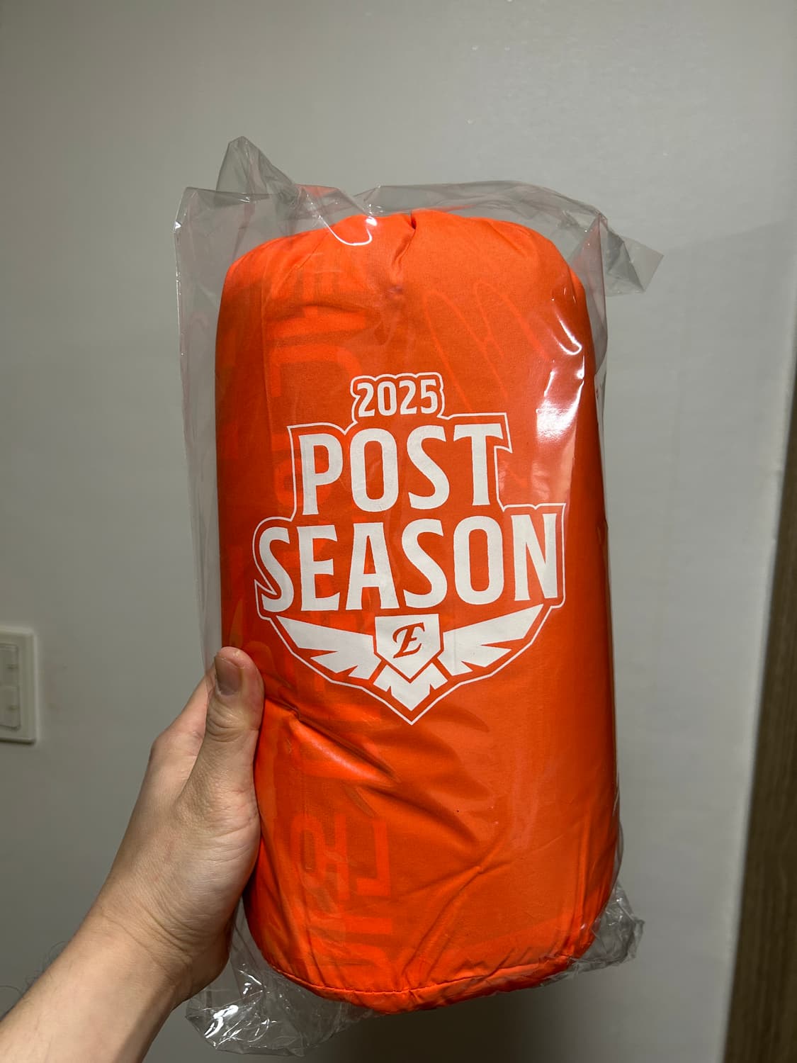 한화이글스 2025 포스트시즌 패딩 담요 (미개봉 새제품) 상품이미지1