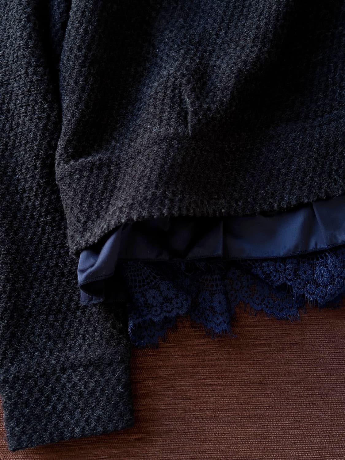 Fake layer design finish stretched knit  상품이미지3