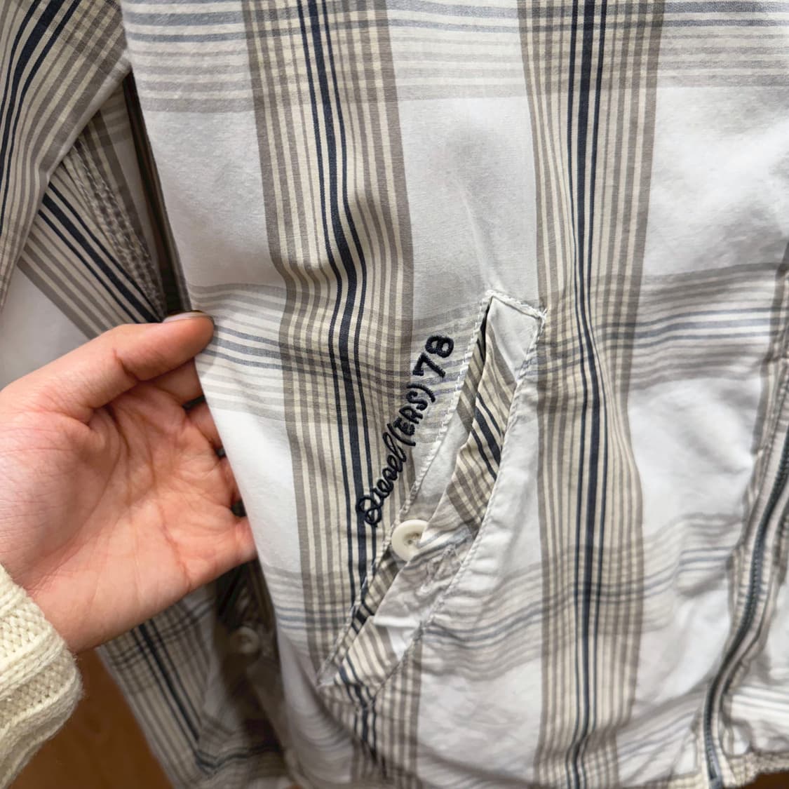 디젤 하이넥 체크 자켓 후면 빅 로고 프린팅 디테일 레귤러핏 베이지 체크 상품이미지6