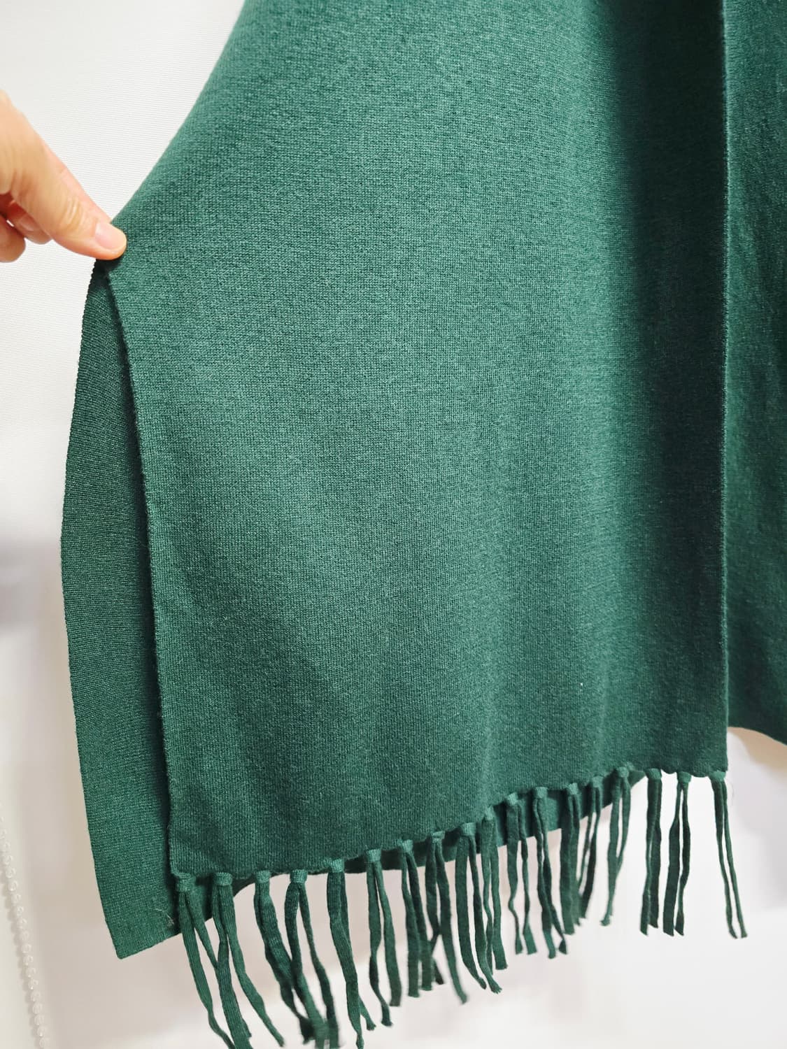 산드로 케이프 그린색상 니트 숄 가디건 프린지 장식 상품이미지3