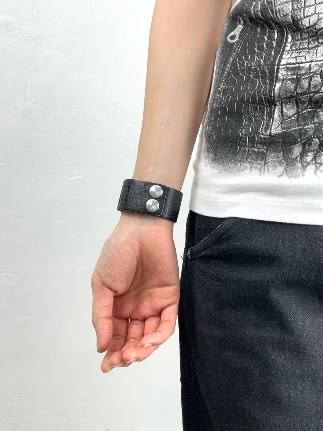 Dolce & Gabbana D&G Leather Cuff Bracele 상품이미지4