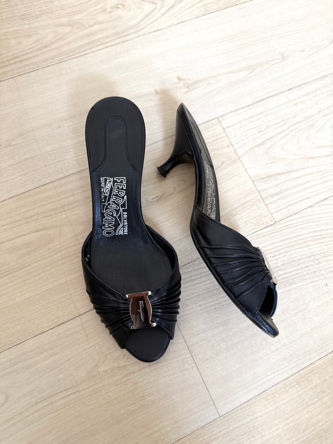 페라가모 키튼힐 샌들 (225-230) 상품이미지1