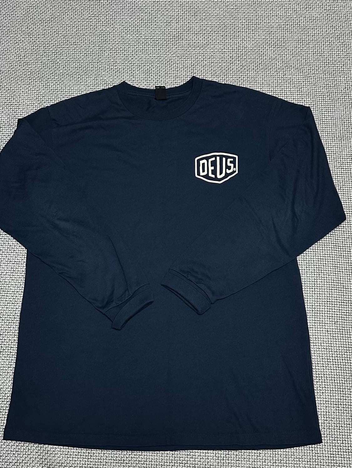 데우스 롱슬리브 상품이미지1