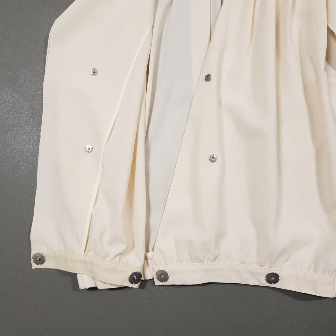 여성 55-66) TIME 타임 신형 랩 민소매 블라우스 아이보리 상품이미지4