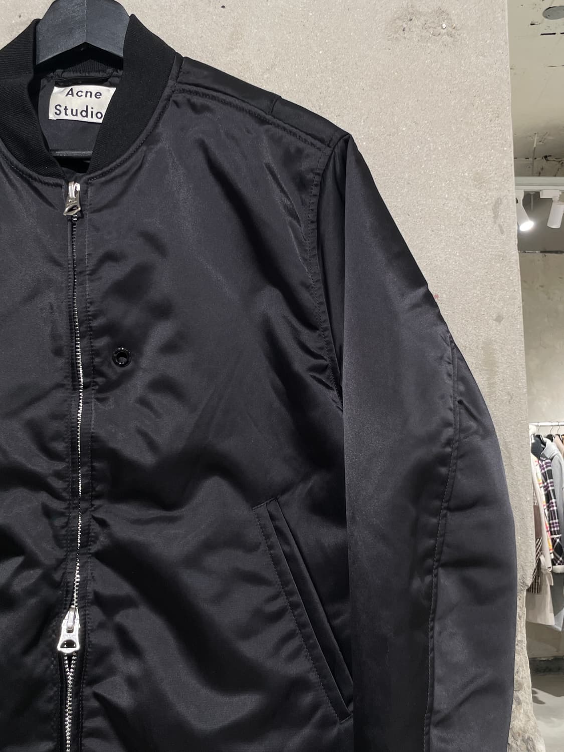 아크네 스튜디오 블랙 투 웨이 집업 나일론 봄버 자켓 상품이미지3