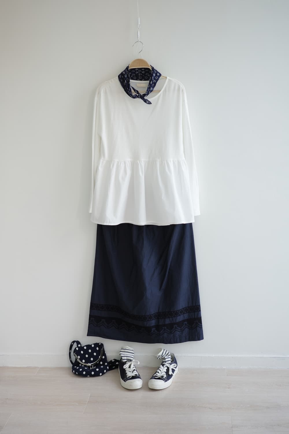 • 네이비 레이스  롱 스커트 상품이미지3