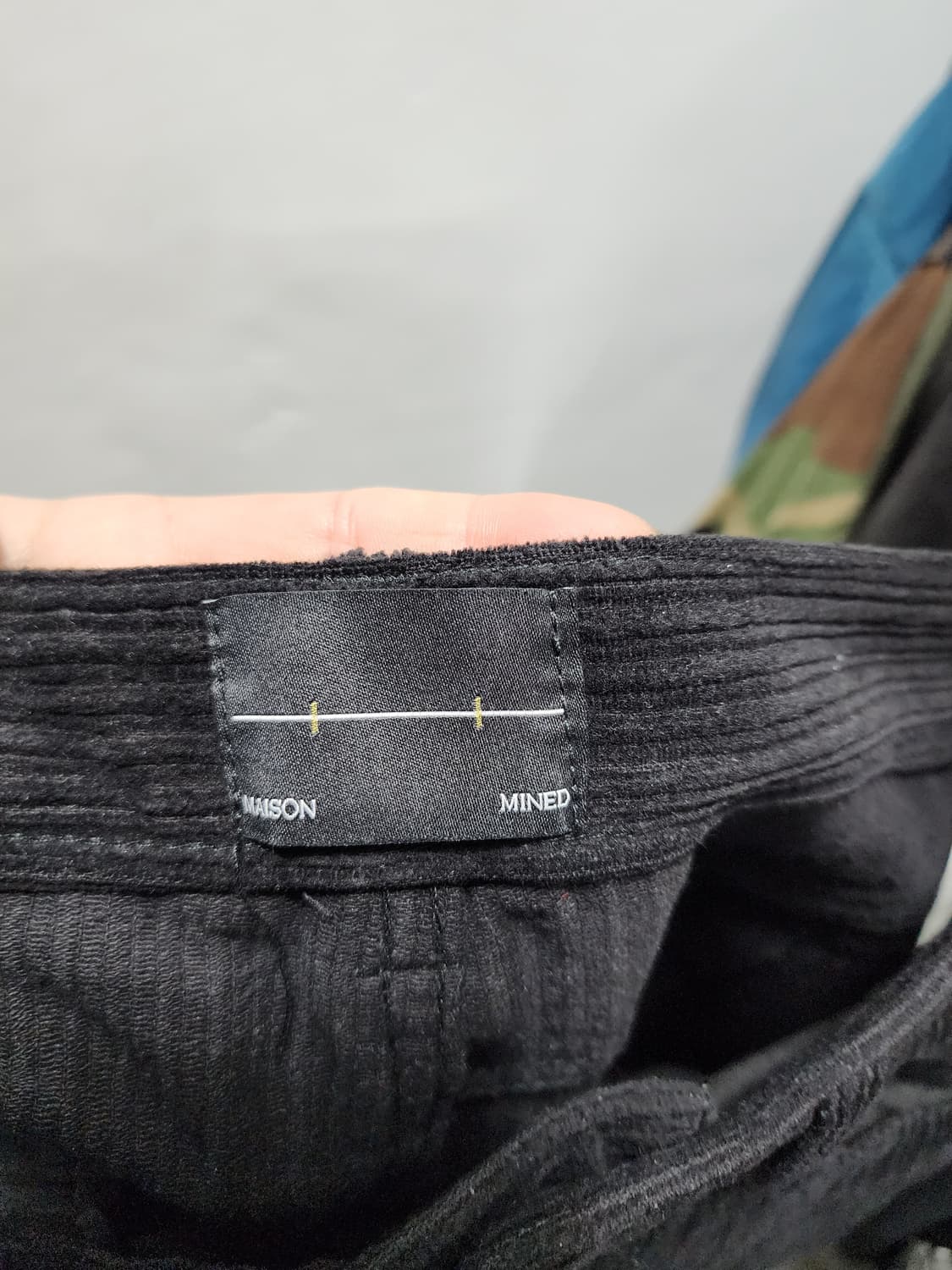 메종미네드 밑단트임 디테일 코듀로이 와이드팬츠  상품이미지4