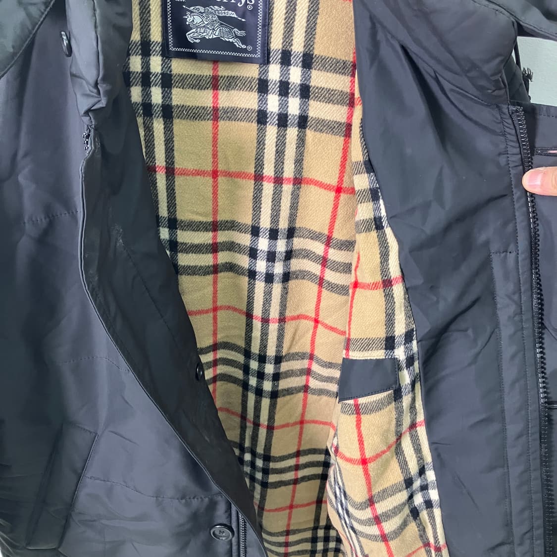 버버리 블랙 후드 패딩 점퍼  상품이미지9