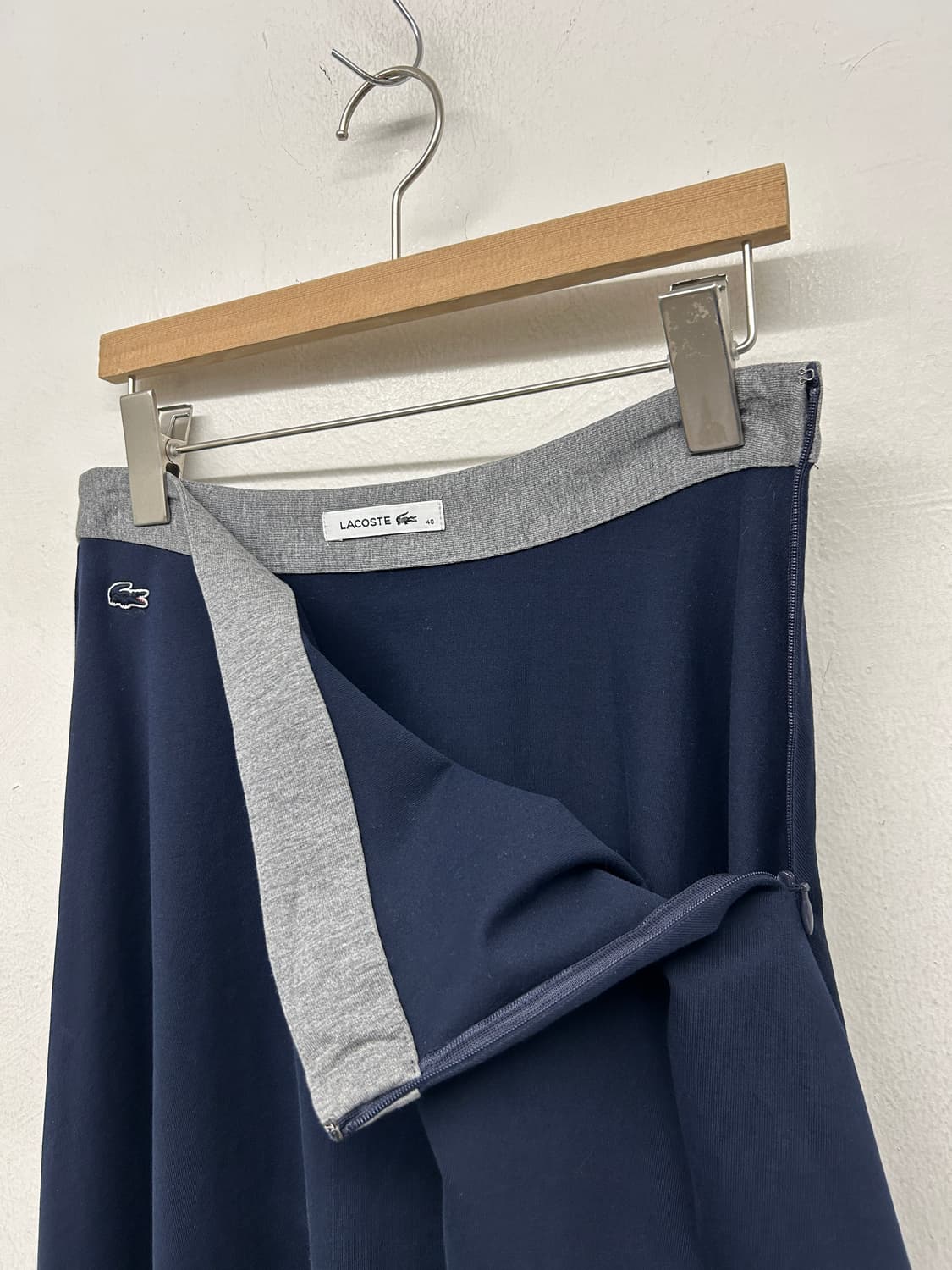 라코스테 네이비 스커트 (MADE IN JAPAN) 상품이미지3