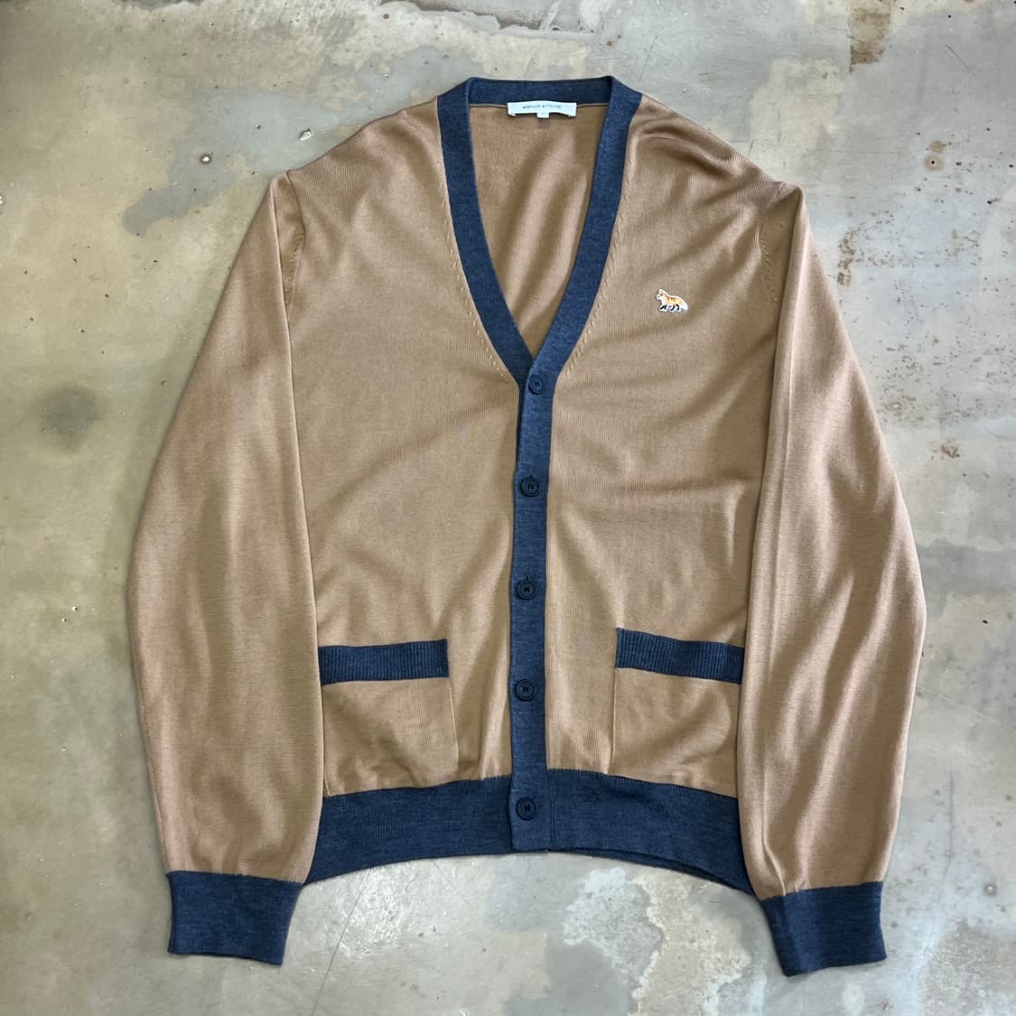 XL 메종키츠네  브이넥 브라운 폭스 가디건 상품이미지2