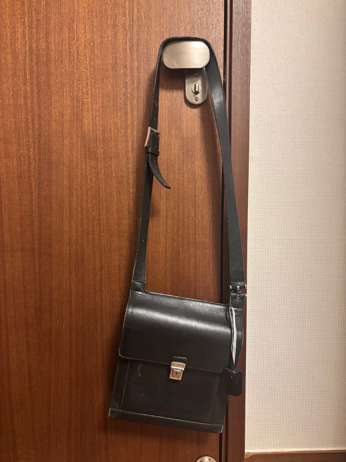 페라가모 크로스백 상품이미지2