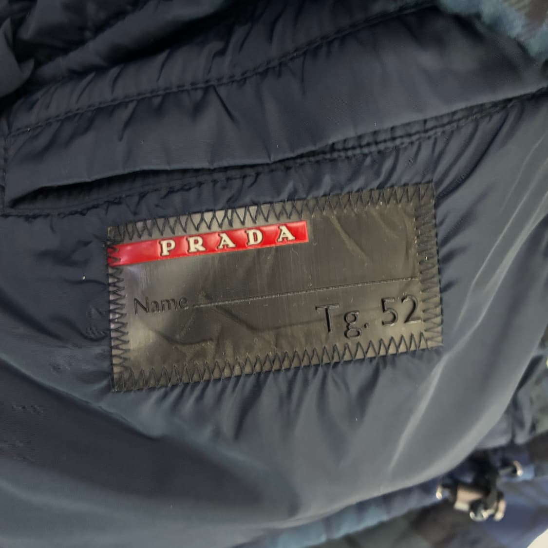 Prada 프라다 90‘s 스포츠 블랙워치 푸퍼 패딩 상품이미지8