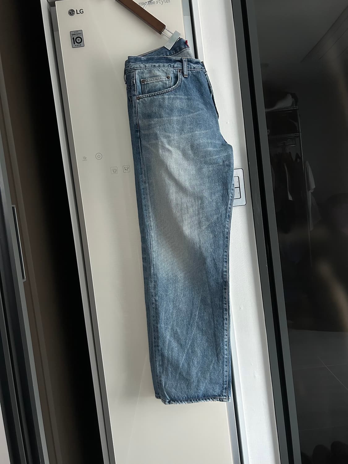 34슈프림 디스트레스드 루즈핏 셀비지 진 상품이미지4