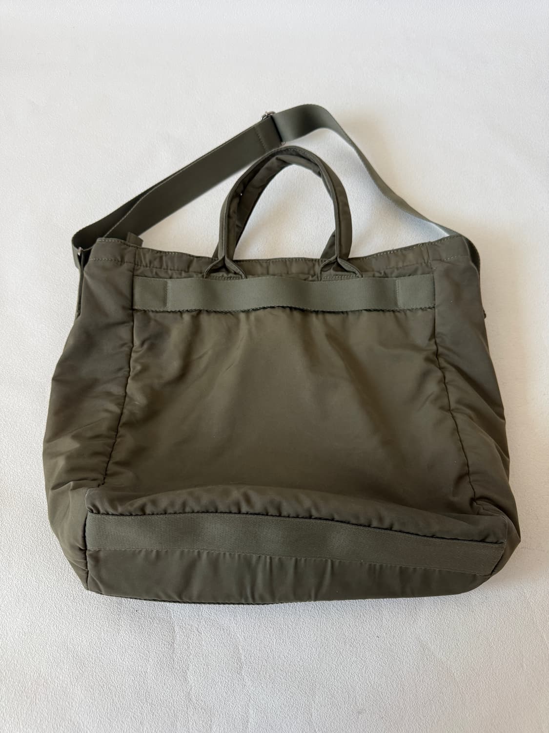 유니클로 씨(UNIQLO C) 헬멧백 상품이미지7