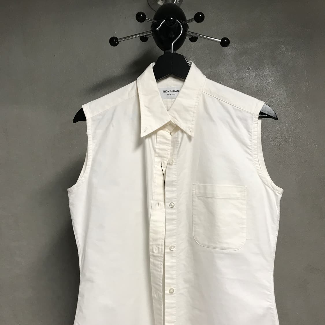 톰브라운 슬리브리스 셔츠 화이트 2(W) 상품이미지2