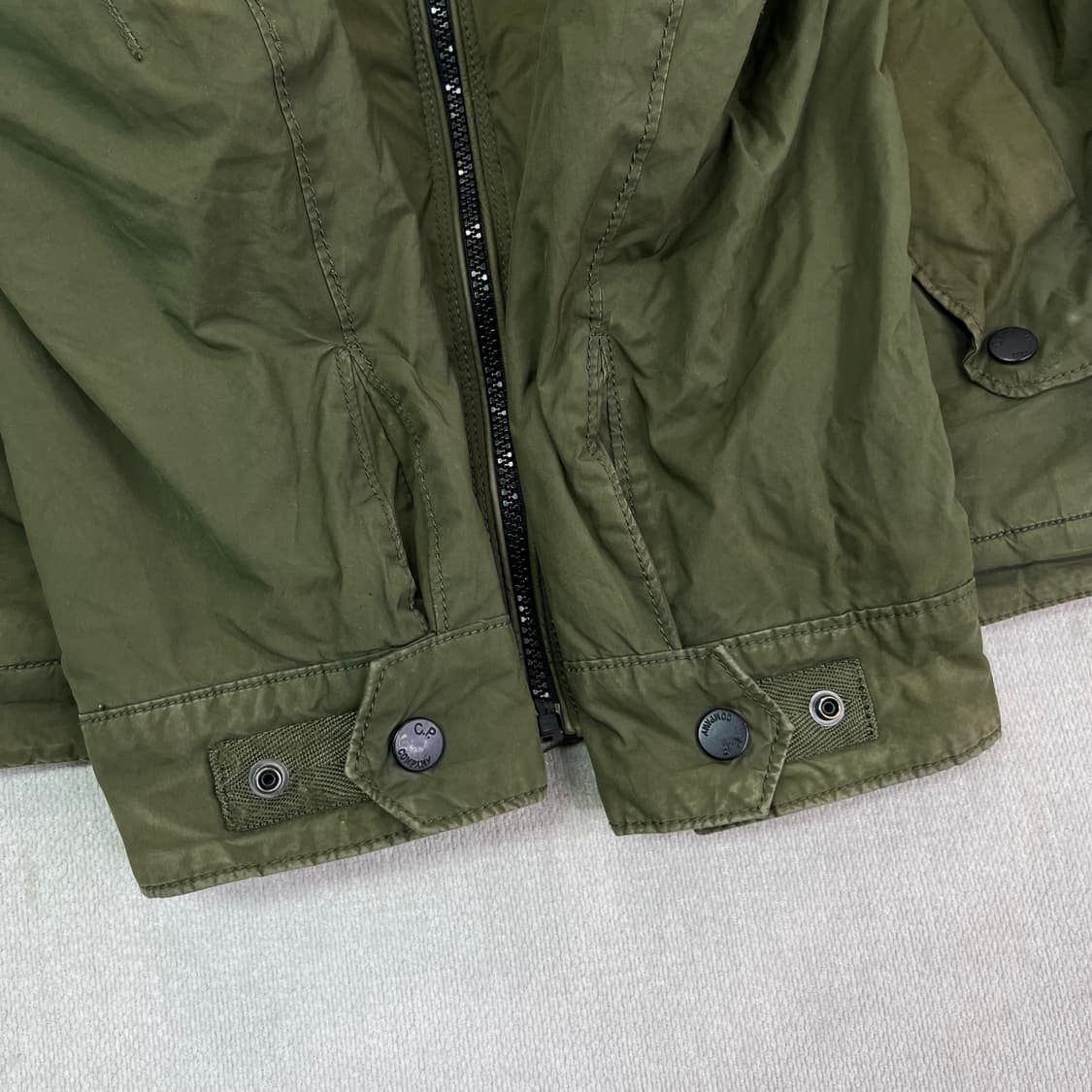 95 CP컴퍼니 14FW 올드스쿨 카키퀄팅 자켓 상품이미지5