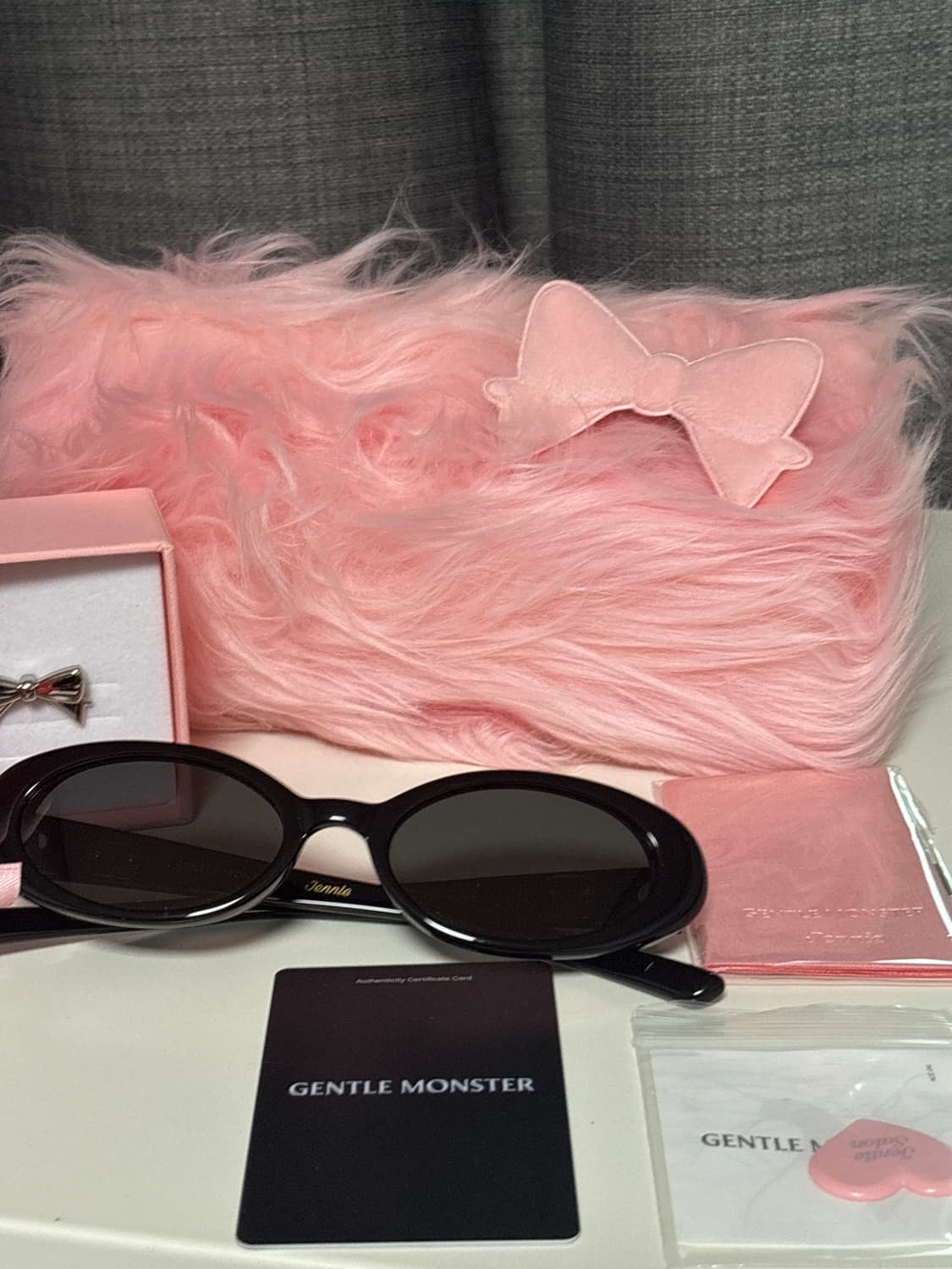 젠틀 몬스터 x 제니 젠틀 살롱 허쉬 01 블랙 그레이 상품이미지1