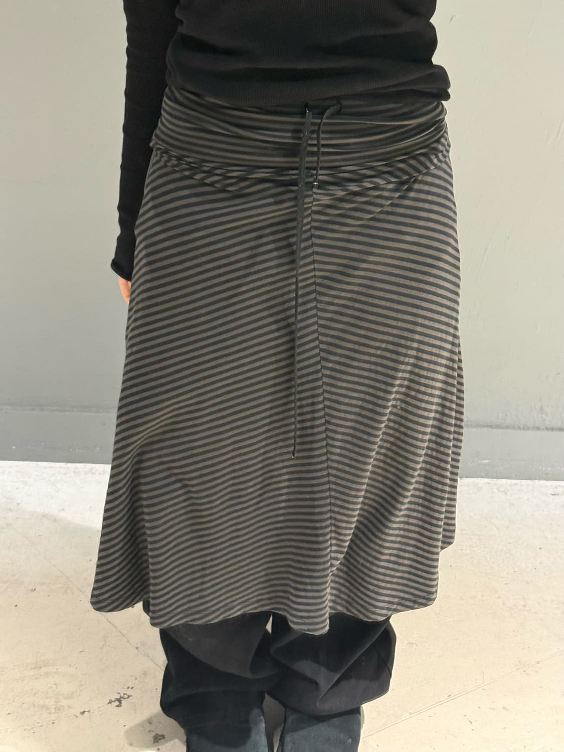 stripe pattern flare-fit skirt 상품이미지3